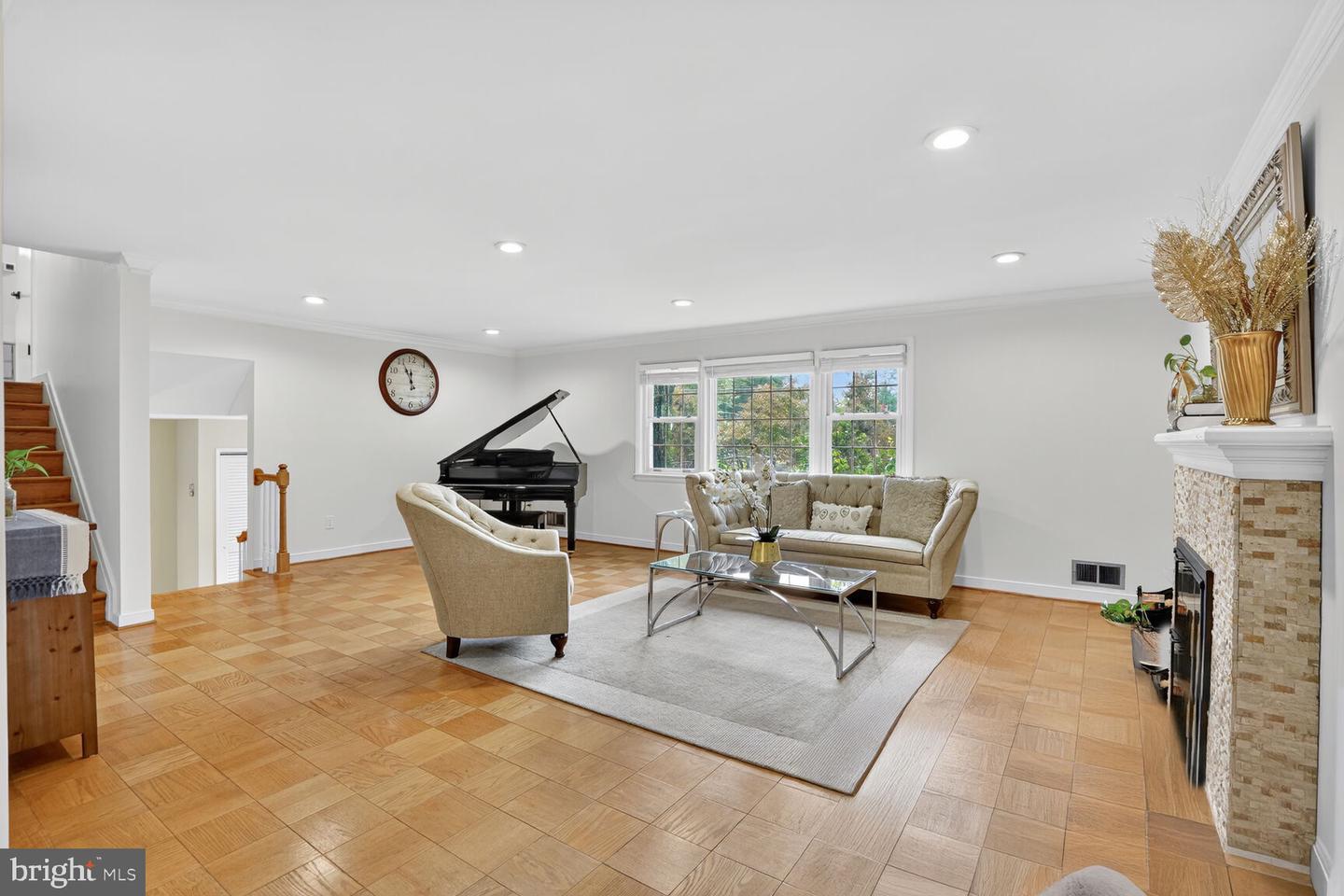 10704 AMES ST, FAIRFAX, Virginia 22032, 6 Bedrooms Bedrooms, ,4 BathroomsBathrooms,Residential,For sale,10704 AMES ST,VAFX2261044 MLS # VAFX2261044