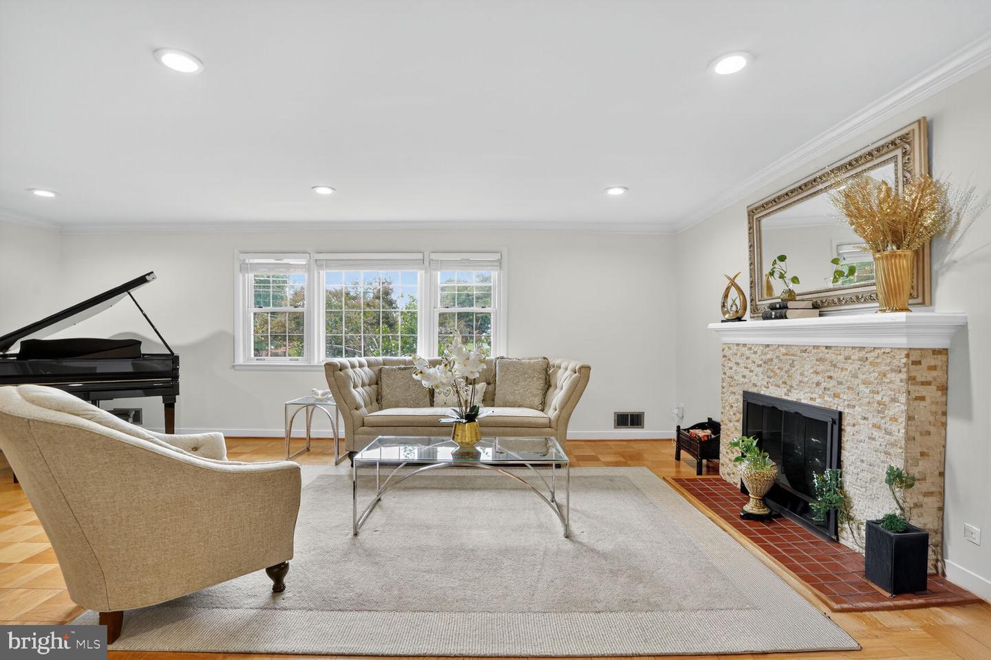 10704 AMES ST, FAIRFAX, Virginia 22032, 6 Bedrooms Bedrooms, ,4 BathroomsBathrooms,Residential,For sale,10704 AMES ST,VAFX2261044 MLS # VAFX2261044