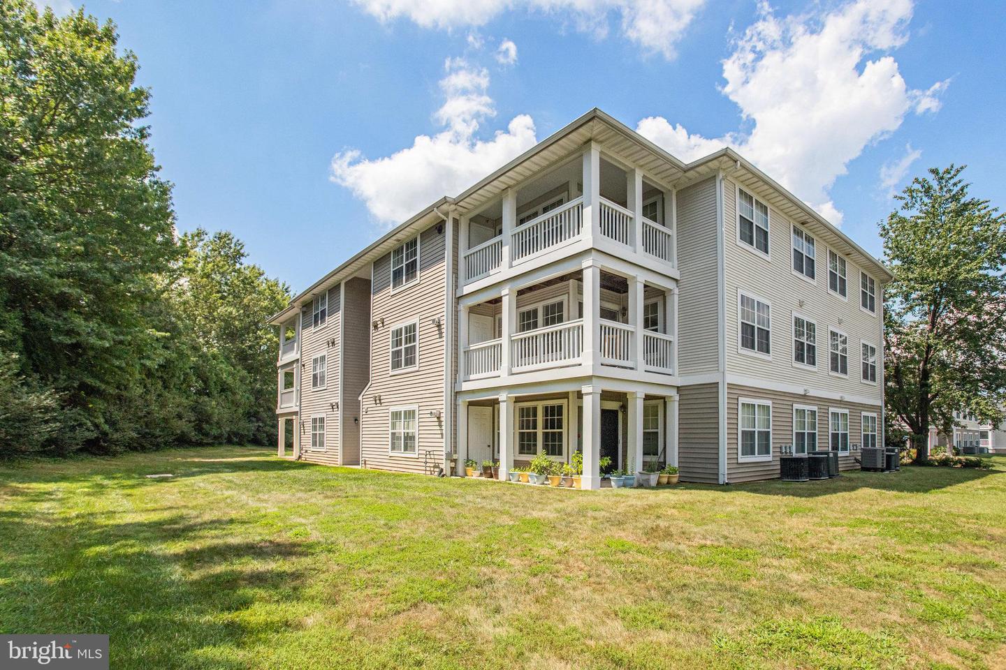 14196 CUDDY LOOP #202, WOODBRIDGE, Virginia 22193, 2 Bedrooms Bedrooms, ,2 BathroomsBathrooms,Residential,For sale,14196 CUDDY LOOP #202,VAPW2101424 MLS # VAPW2101424