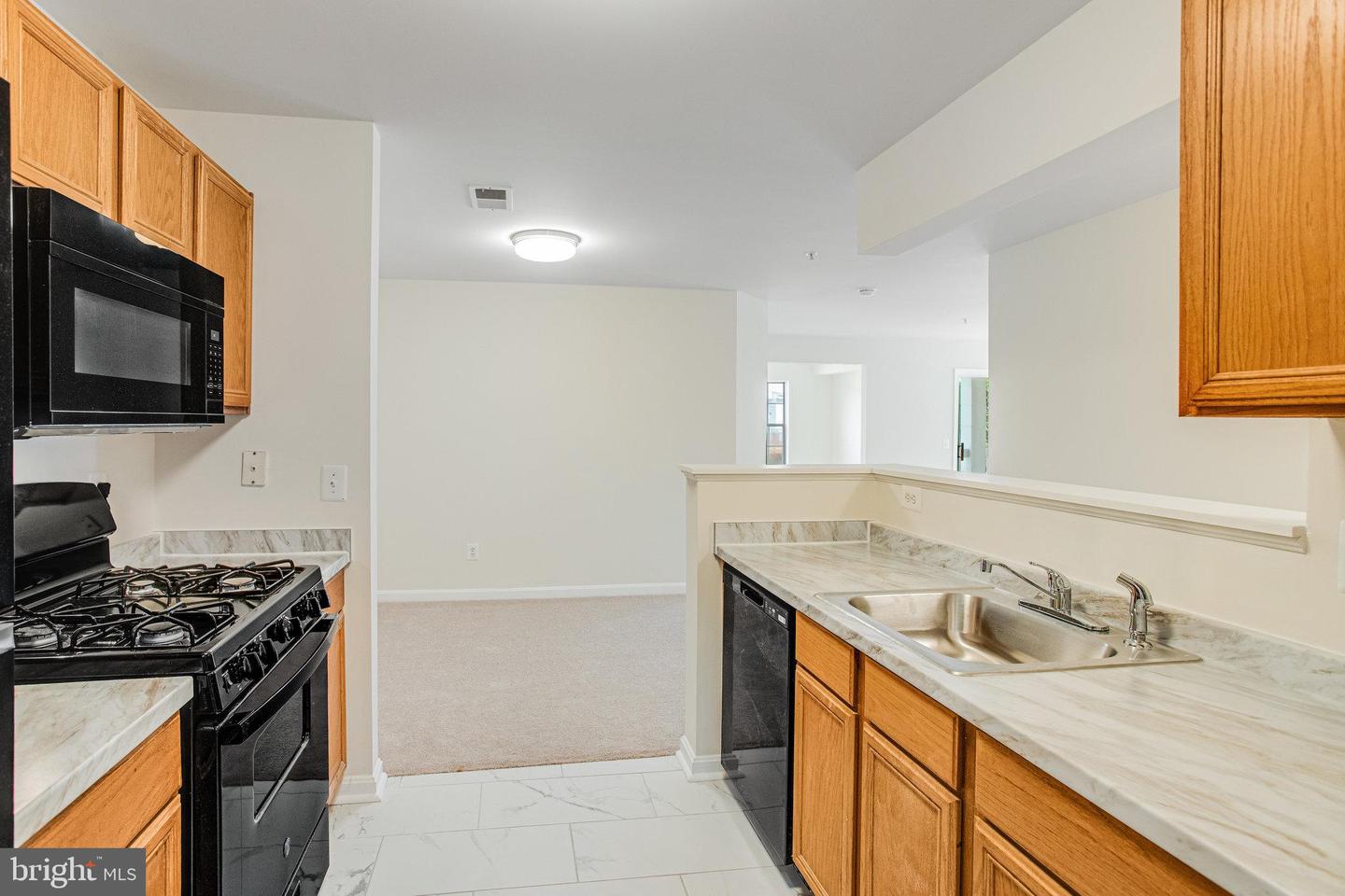 14196 CUDDY LOOP #202, WOODBRIDGE, Virginia 22193, 2 Bedrooms Bedrooms, ,2 BathroomsBathrooms,Residential,For sale,14196 CUDDY LOOP #202,VAPW2101424 MLS # VAPW2101424