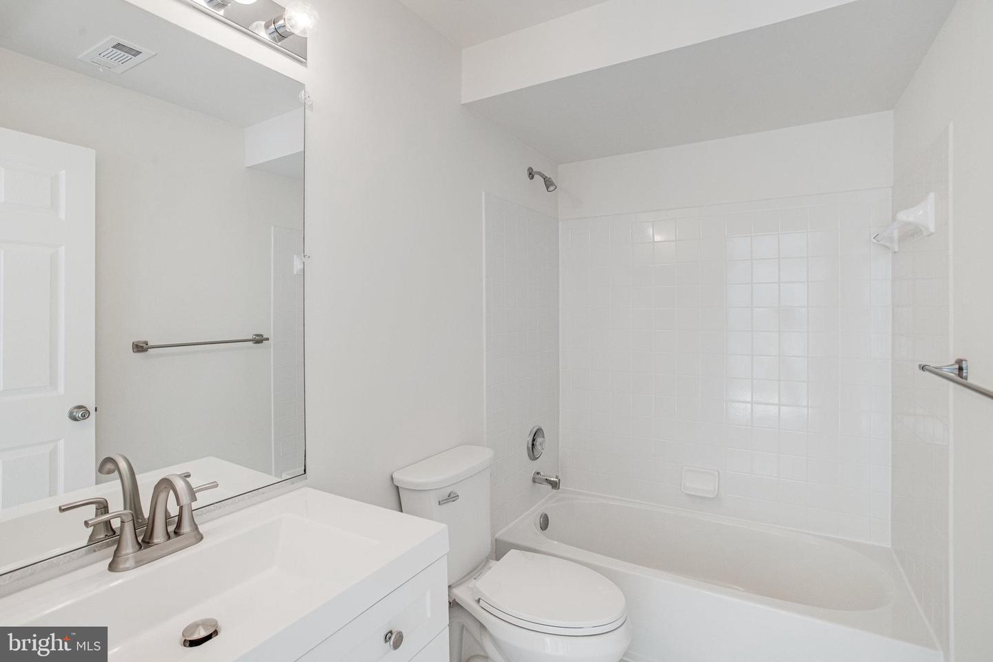 14196 CUDDY LOOP #202, WOODBRIDGE, Virginia 22193, 2 Bedrooms Bedrooms, ,2 BathroomsBathrooms,Residential,For sale,14196 CUDDY LOOP #202,VAPW2101424 MLS # VAPW2101424