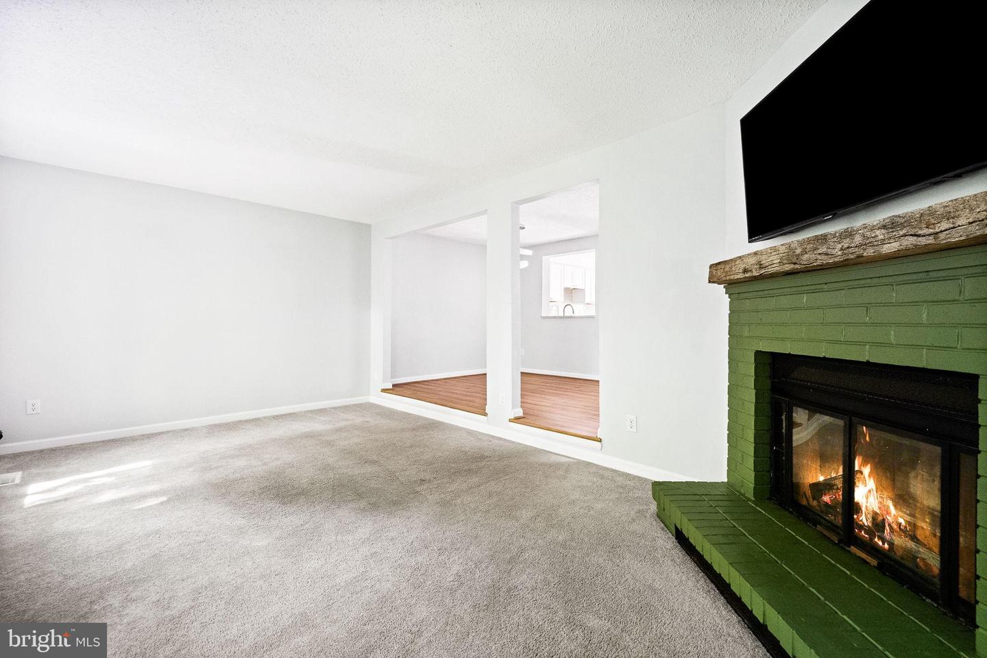 5884 JACKSONS OAK CT, BURKE, Virginia 22015, 3 Bedrooms Bedrooms, 12 Rooms Rooms,2 BathroomsBathrooms,Residential,For sale,5884 JACKSONS OAK CT,VAFX2261220 MLS # VAFX2261220