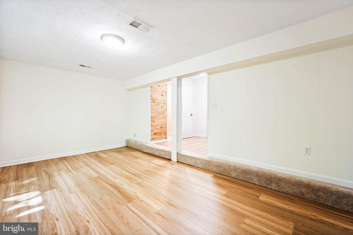 5884 JACKSONS OAK CT, BURKE, Virginia 22015, 3 Bedrooms Bedrooms, 12 Rooms Rooms,2 BathroomsBathrooms,Residential,For sale,5884 JACKSONS OAK CT,VAFX2261220 MLS # VAFX2261220
