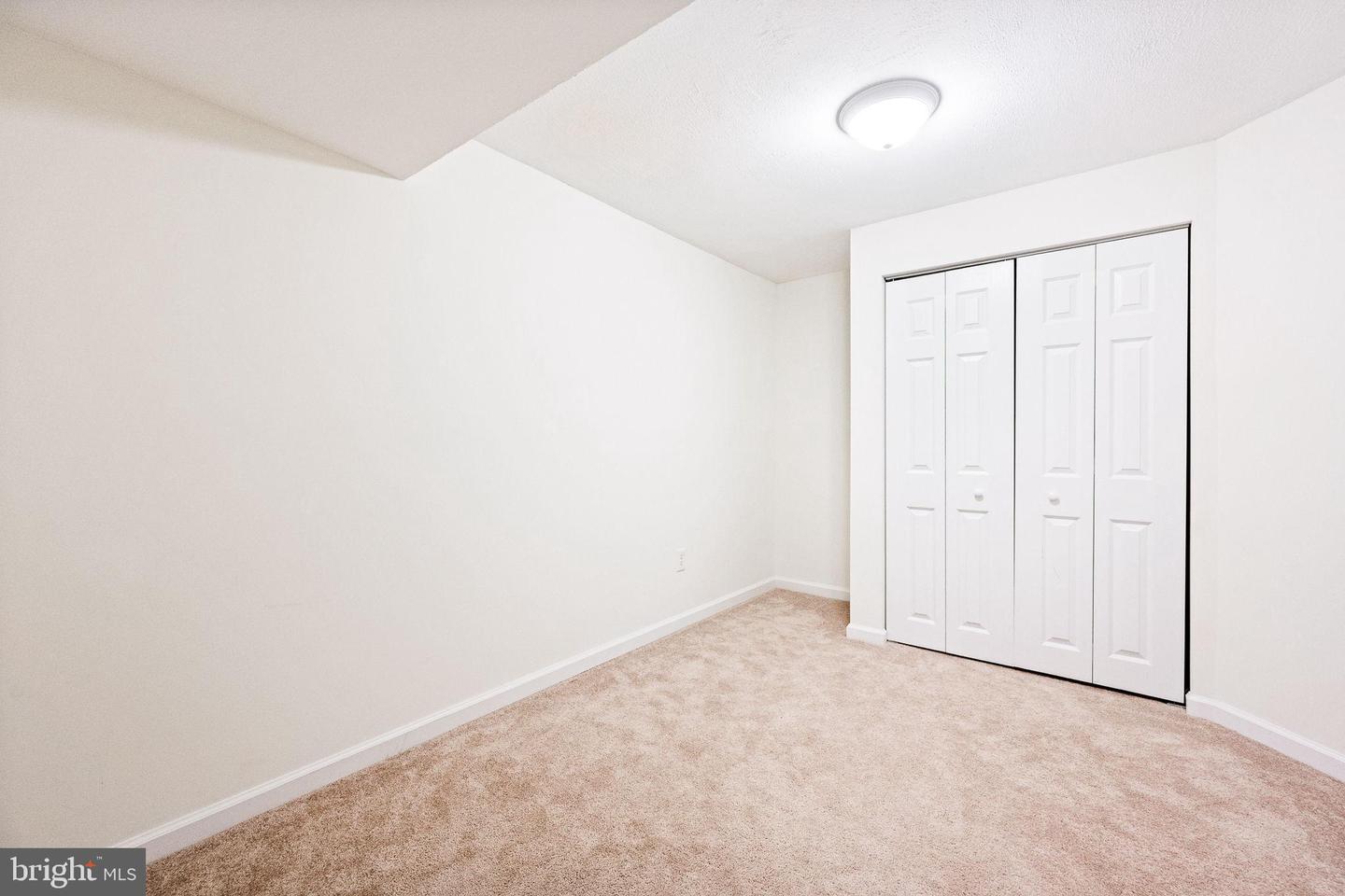 5884 JACKSONS OAK CT, BURKE, Virginia 22015, 3 Bedrooms Bedrooms, 12 Rooms Rooms,2 BathroomsBathrooms,Residential,For sale,5884 JACKSONS OAK CT,VAFX2261220 MLS # VAFX2261220