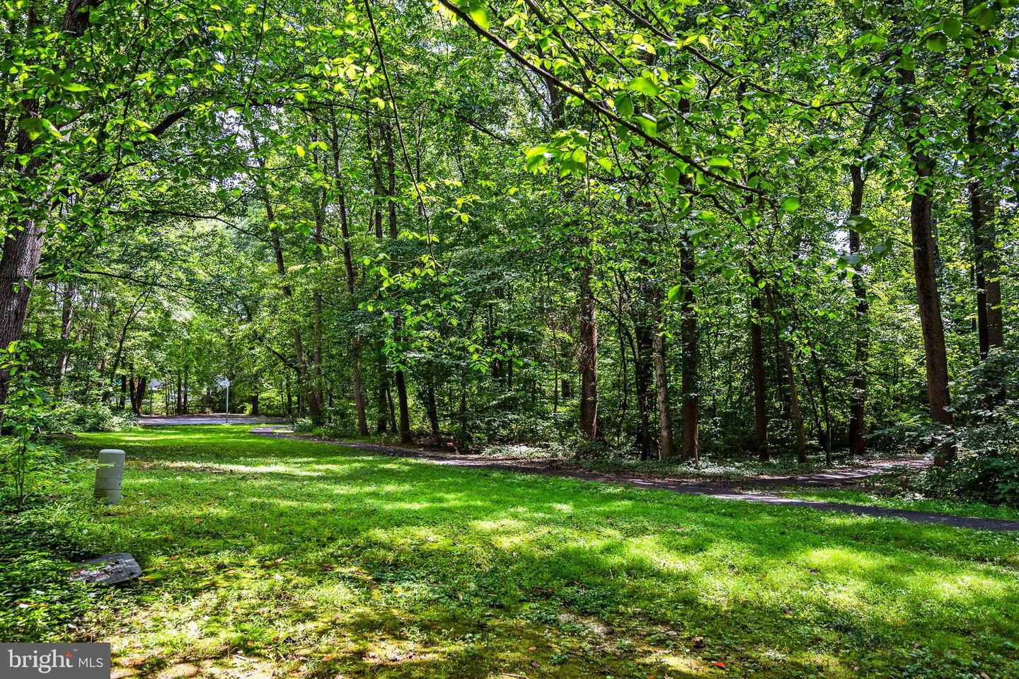 5884 JACKSONS OAK CT, BURKE, Virginia 22015, 3 Bedrooms Bedrooms, 12 Rooms Rooms,2 BathroomsBathrooms,Residential,For sale,5884 JACKSONS OAK CT,VAFX2261220 MLS # VAFX2261220