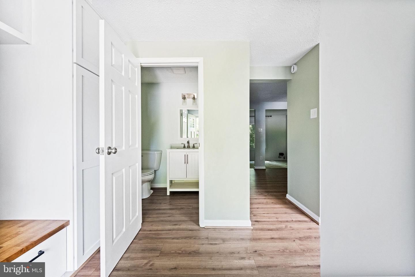 5884 JACKSONS OAK CT, BURKE, Virginia 22015, 3 Bedrooms Bedrooms, 12 Rooms Rooms,2 BathroomsBathrooms,Residential,For sale,5884 JACKSONS OAK CT,VAFX2261220 MLS # VAFX2261220