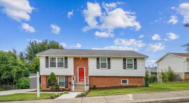 4730 19TH ST N, ARLINGTON, Virginia 22207, 5 Bedrooms Bedrooms, ,3 BathroomsBathrooms,Residential,For sale,4730 19TH ST N,VAAR2062292 MLS # VAAR2062292