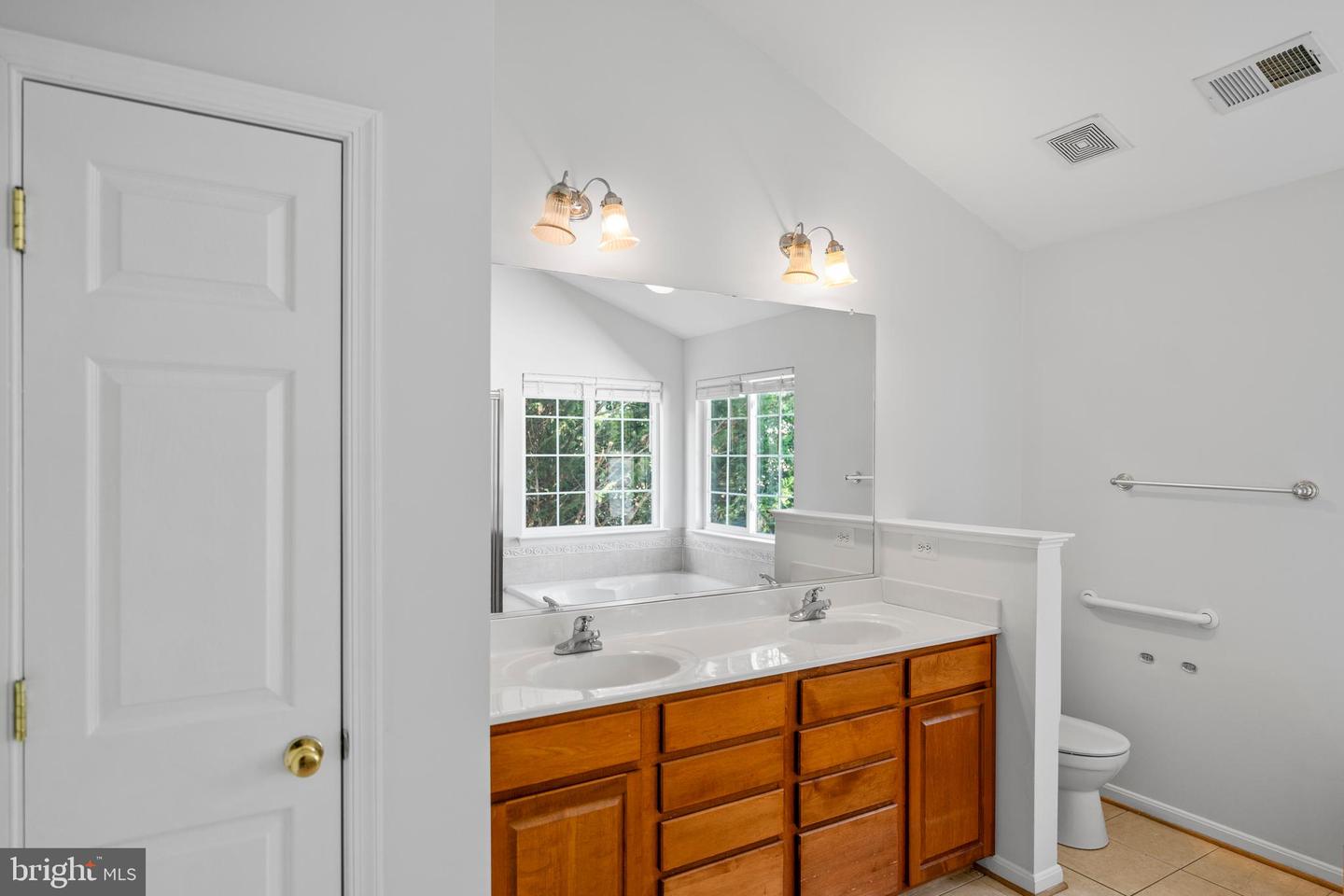 300 N OLD DOMINION LN, PURCELLVILLE, Virginia 20132, 6 Bedrooms Bedrooms, ,4 BathroomsBathrooms,Residential,For sale,300 N OLD DOMINION LN,VALO2104588 MLS # VALO2104588