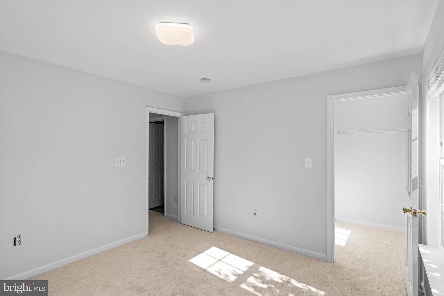 300 N OLD DOMINION LN, PURCELLVILLE, Virginia 20132, 6 Bedrooms Bedrooms, ,4 BathroomsBathrooms,Residential,For sale,300 N OLD DOMINION LN,VALO2104588 MLS # VALO2104588