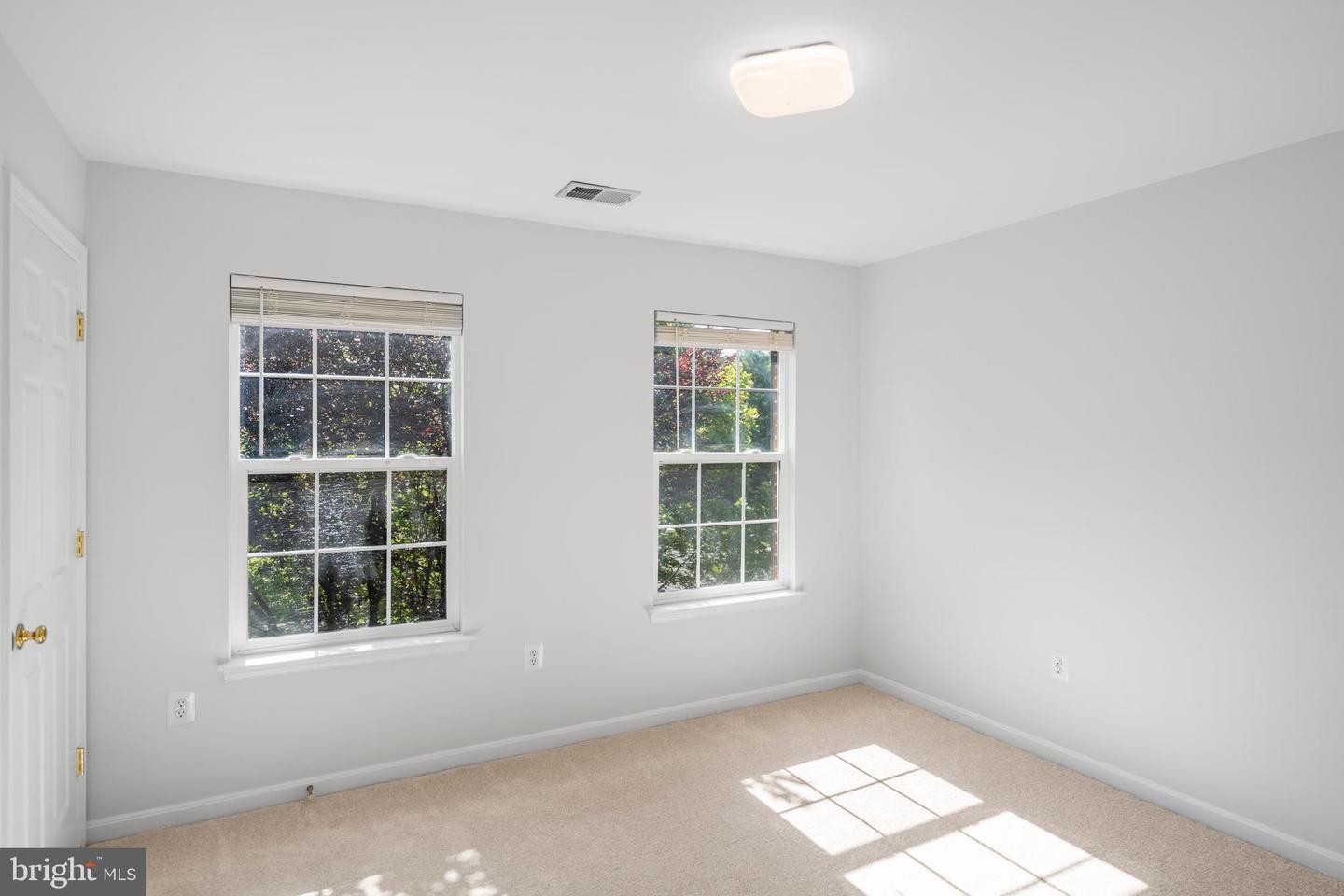 300 N OLD DOMINION LN, PURCELLVILLE, Virginia 20132, 6 Bedrooms Bedrooms, ,4 BathroomsBathrooms,Residential,For sale,300 N OLD DOMINION LN,VALO2104588 MLS # VALO2104588