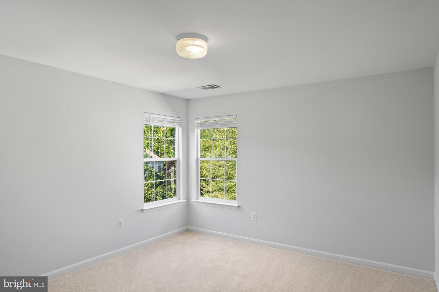 300 N OLD DOMINION LN, PURCELLVILLE, Virginia 20132, 6 Bedrooms Bedrooms, ,4 BathroomsBathrooms,Residential,For sale,300 N OLD DOMINION LN,VALO2104588 MLS # VALO2104588