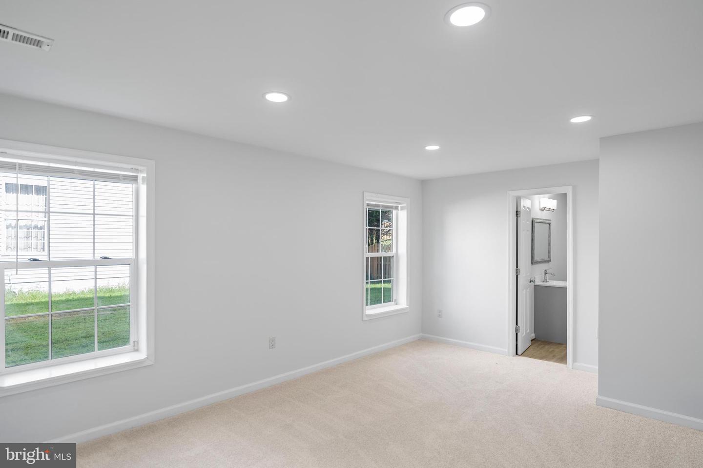 300 N OLD DOMINION LN, PURCELLVILLE, Virginia 20132, 6 Bedrooms Bedrooms, ,4 BathroomsBathrooms,Residential,For sale,300 N OLD DOMINION LN,VALO2104588 MLS # VALO2104588