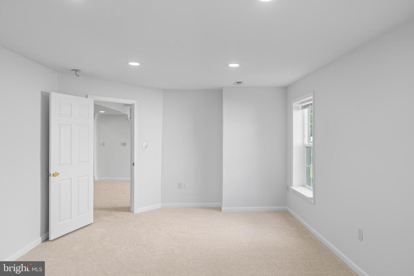 300 N OLD DOMINION LN, PURCELLVILLE, Virginia 20132, 6 Bedrooms Bedrooms, ,4 BathroomsBathrooms,Residential,For sale,300 N OLD DOMINION LN,VALO2104588 MLS # VALO2104588