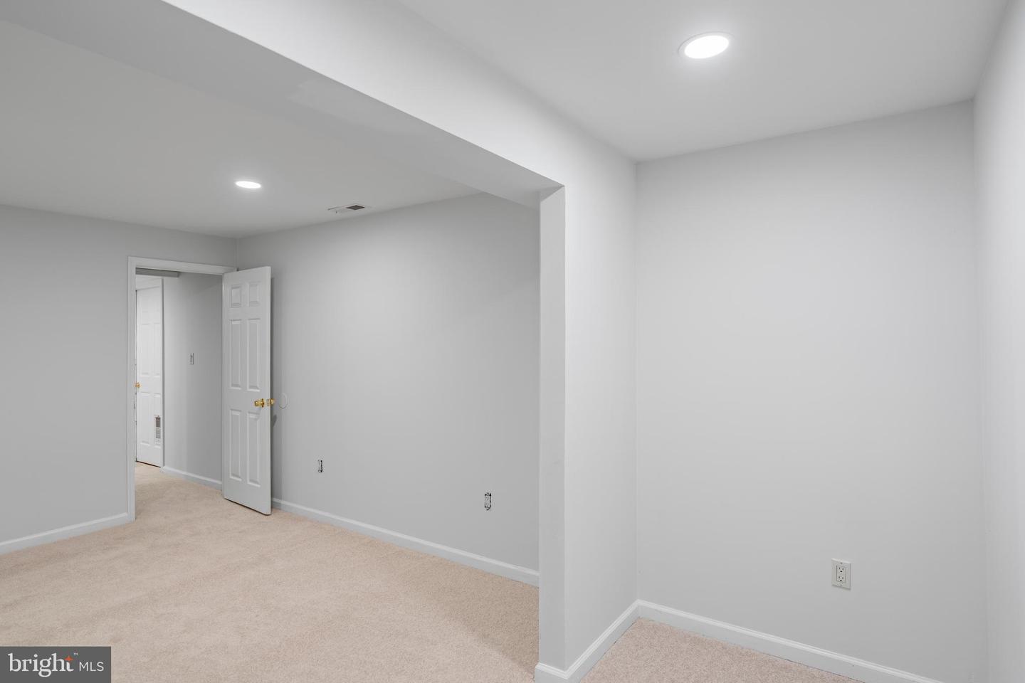 300 N OLD DOMINION LN, PURCELLVILLE, Virginia 20132, 6 Bedrooms Bedrooms, ,4 BathroomsBathrooms,Residential,For sale,300 N OLD DOMINION LN,VALO2104588 MLS # VALO2104588
