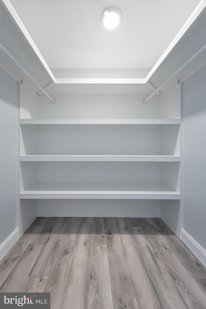 4600 DUKE ST #432, ALEXANDRIA, Virginia 22304, 3 Bedrooms Bedrooms, ,2 BathroomsBathrooms,Residential,For sale,4600 DUKE ST #432,VAAX2048646 MLS # VAAX2048646