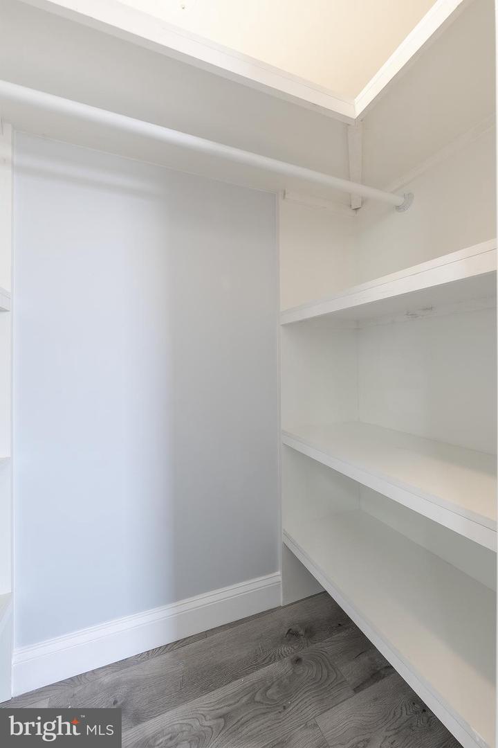4600 DUKE ST #432, ALEXANDRIA, Virginia 22304, 3 Bedrooms Bedrooms, ,2 BathroomsBathrooms,Residential,For sale,4600 DUKE ST #432,VAAX2048646 MLS # VAAX2048646