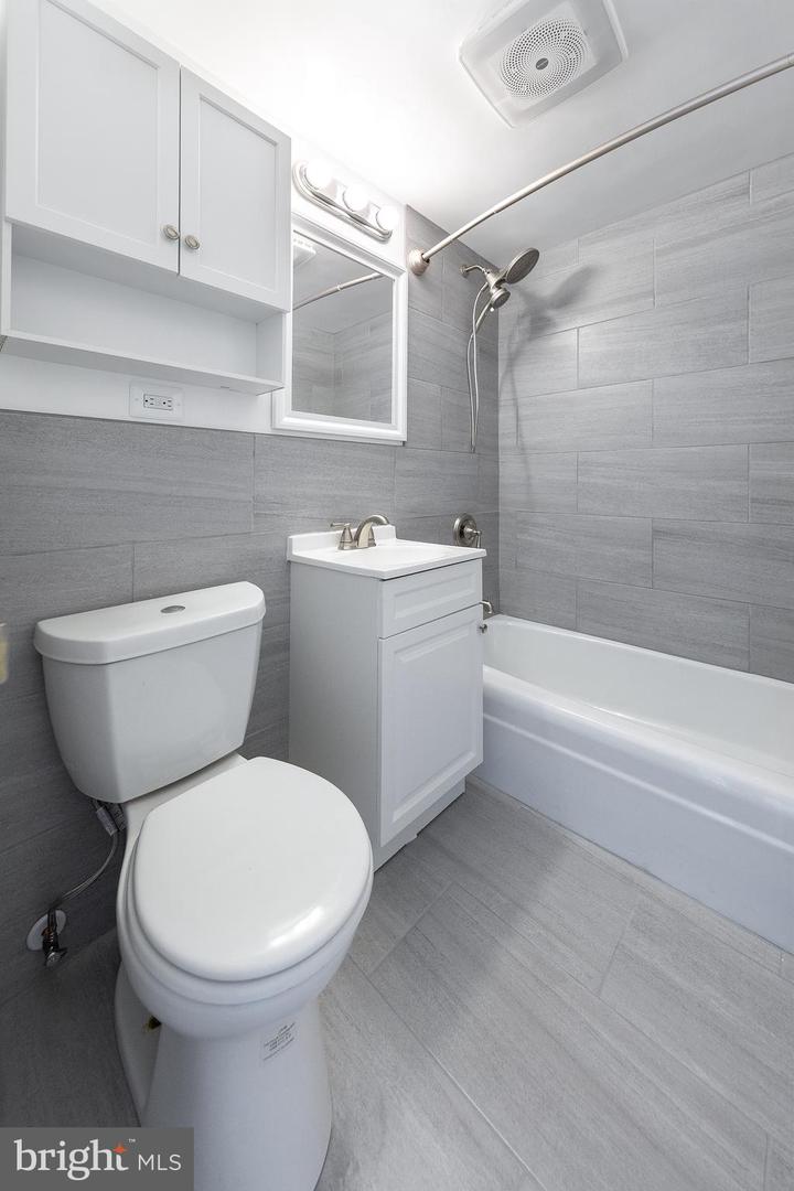4600 DUKE ST #432, ALEXANDRIA, Virginia 22304, 3 Bedrooms Bedrooms, ,2 BathroomsBathrooms,Residential,For sale,4600 DUKE ST #432,VAAX2048646 MLS # VAAX2048646