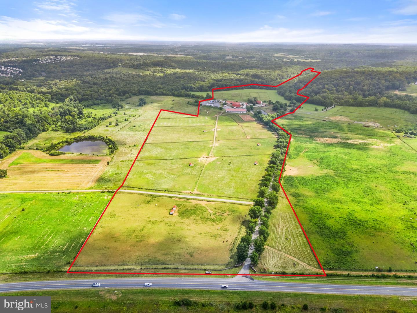 40332 COURTLAND FARM LN, ALDIE, Virginia 20105, 3 Bedrooms Bedrooms, ,2 BathroomsBathrooms,Residential,For sale,40332 COURTLAND FARM LN,VALO2104636 MLS # VALO2104636