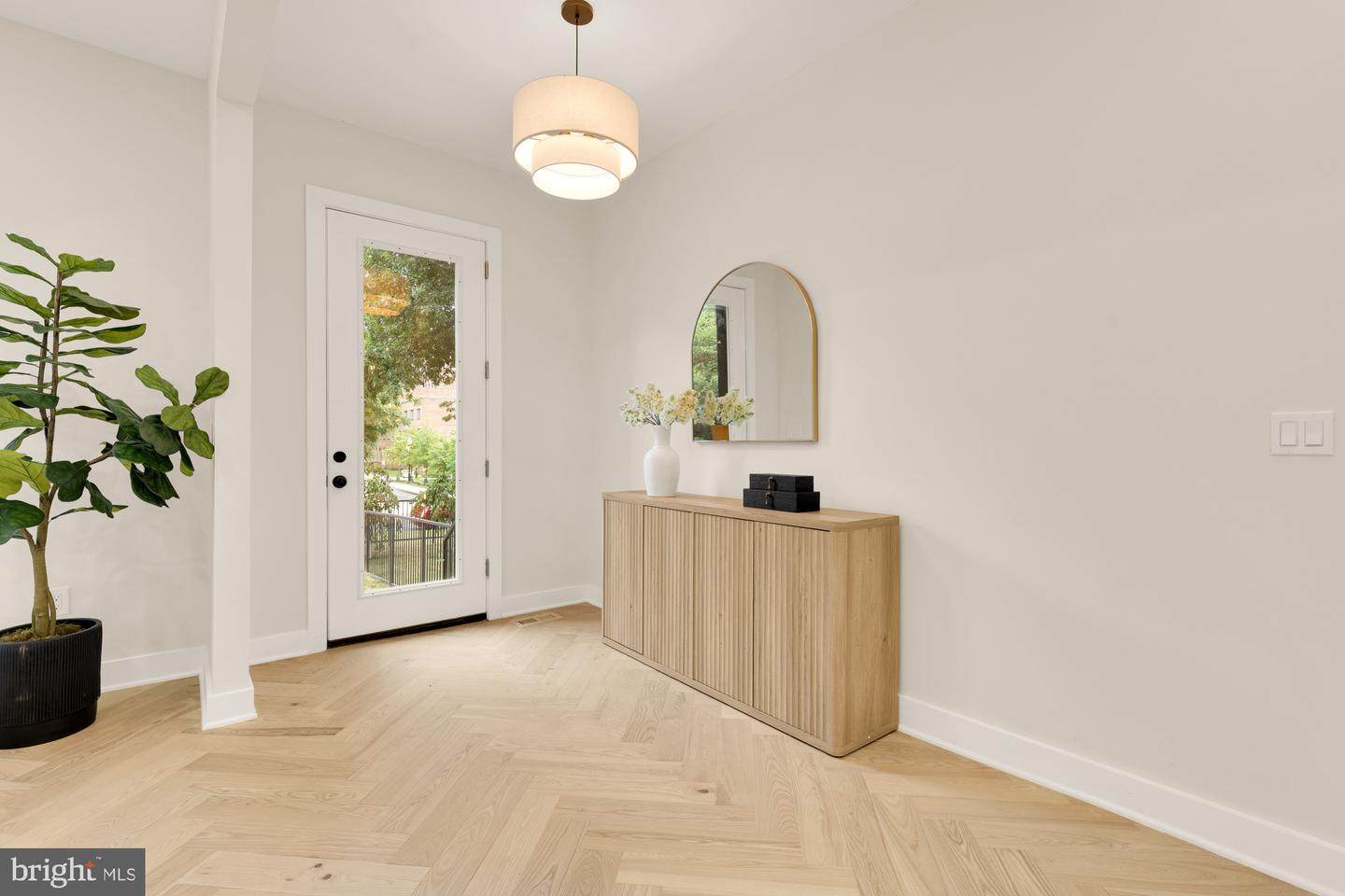 1600 37TH ST NW, WASHINGTON, District Of Columbia 20007, 5 Bedrooms Bedrooms, ,4 BathroomsBathrooms,Residential,For sale,1600 37TH ST NW,DCDC2215344 MLS # DCDC2215344