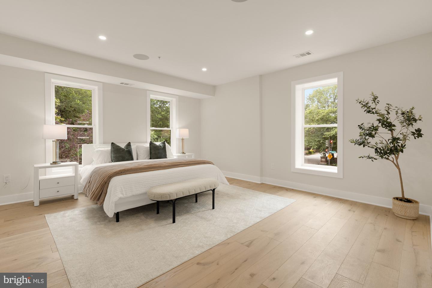 1600 37TH ST NW, WASHINGTON, District Of Columbia 20007, 5 Bedrooms Bedrooms, ,4 BathroomsBathrooms,Residential,For sale,1600 37TH ST NW,DCDC2215344 MLS # DCDC2215344