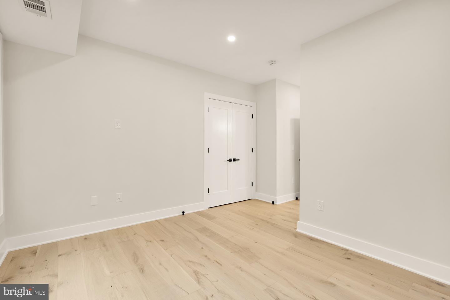 1600 37TH ST NW, WASHINGTON, District Of Columbia 20007, 5 Bedrooms Bedrooms, ,4 BathroomsBathrooms,Residential,For sale,1600 37TH ST NW,DCDC2215344 MLS # DCDC2215344