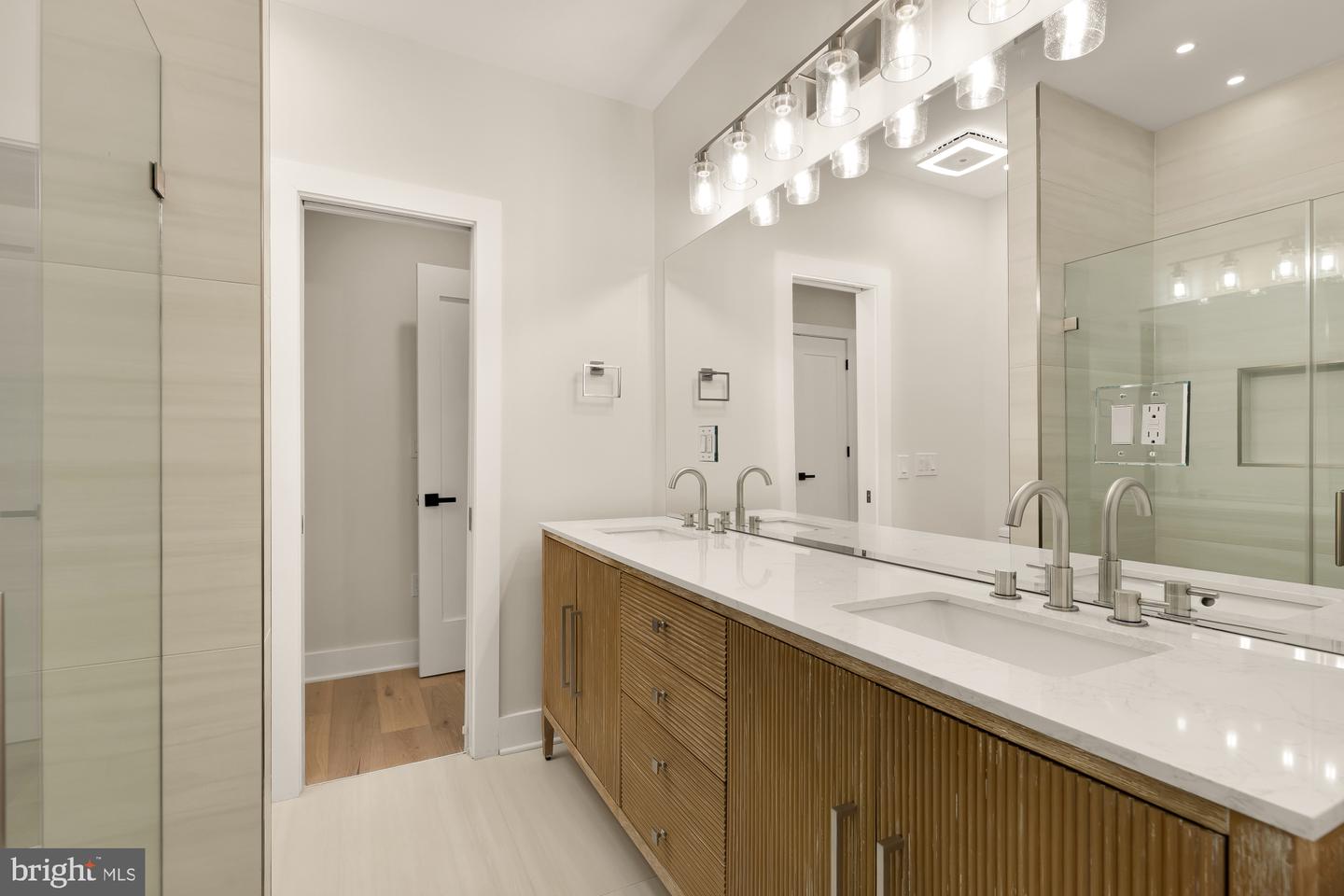 1600 37TH ST NW, WASHINGTON, District Of Columbia 20007, 5 Bedrooms Bedrooms, ,4 BathroomsBathrooms,Residential,For sale,1600 37TH ST NW,DCDC2215344 MLS # DCDC2215344