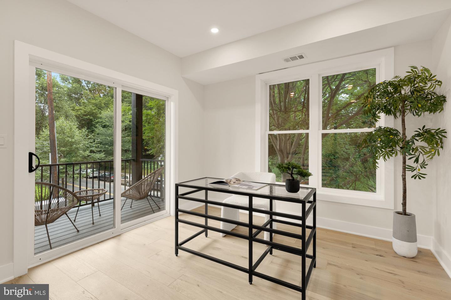 1600 37TH ST NW, WASHINGTON, District Of Columbia 20007, 5 Bedrooms Bedrooms, ,4 BathroomsBathrooms,Residential,For sale,1600 37TH ST NW,DCDC2215344 MLS # DCDC2215344