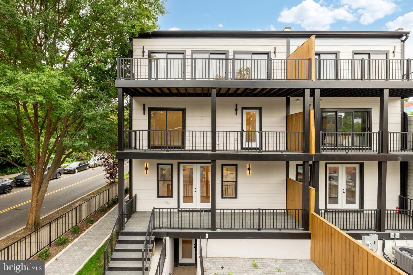 1600 37TH ST NW, WASHINGTON, District Of Columbia 20007, 5 Bedrooms Bedrooms, ,4 BathroomsBathrooms,Residential,For sale,1600 37TH ST NW,DCDC2215344 MLS # DCDC2215344