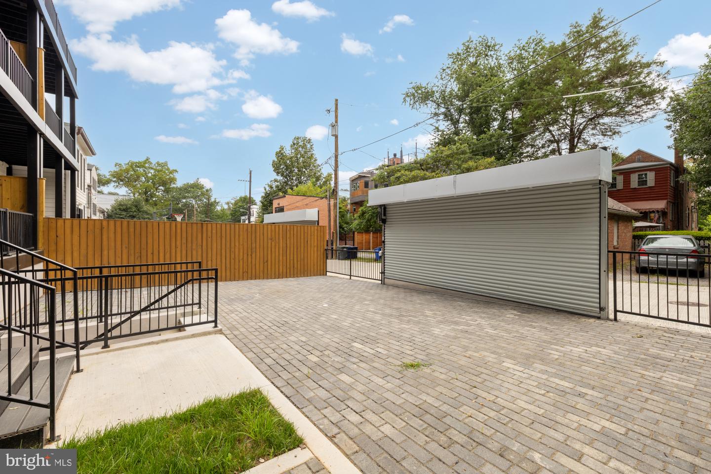 1600 37TH ST NW, WASHINGTON, District Of Columbia 20007, 5 Bedrooms Bedrooms, ,4 BathroomsBathrooms,Residential,For sale,1600 37TH ST NW,DCDC2215344 MLS # DCDC2215344
