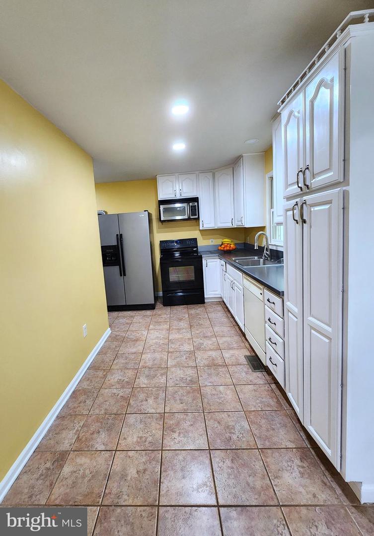 11815 SWITCHBACK LN, FREDERICKSBURG, Virginia 22407, 6 Bedrooms Bedrooms, ,4 BathroomsBathrooms,Residential,For sale,11815 SWITCHBACK LN,VASP2035514 MLS # VASP2035514