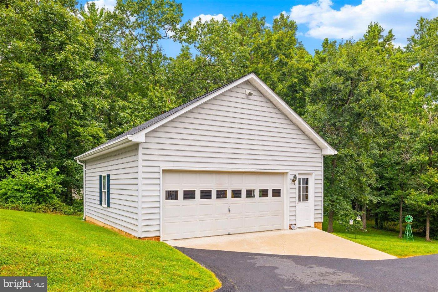4005 LONGWOOD DR, FREDERICKSBURG, Virginia 22408, 5 Bedrooms Bedrooms, 8 Rooms Rooms,2 BathroomsBathrooms,Residential,For sale,4005 LONGWOOD DR,VASP2035518 MLS # VASP2035518