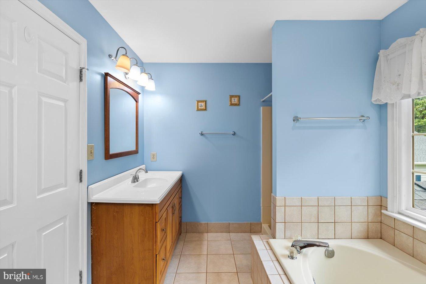 4005 LONGWOOD DR, FREDERICKSBURG, Virginia 22408, 5 Bedrooms Bedrooms, 8 Rooms Rooms,2 BathroomsBathrooms,Residential,For sale,4005 LONGWOOD DR,VASP2035518 MLS # VASP2035518