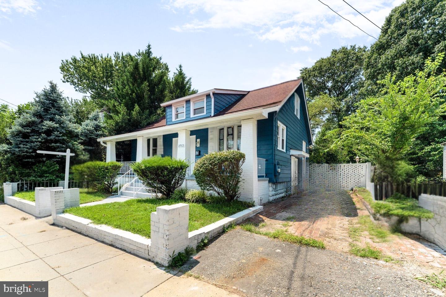 2712 S DAKOTA AVE NE, WASHINGTON, District Of Columbia 20018, 3 Bedrooms Bedrooms, ,3 BathroomsBathrooms,Residential,For sale,2712 S DAKOTA AVE NE,DCDC2215522 MLS # DCDC2215522