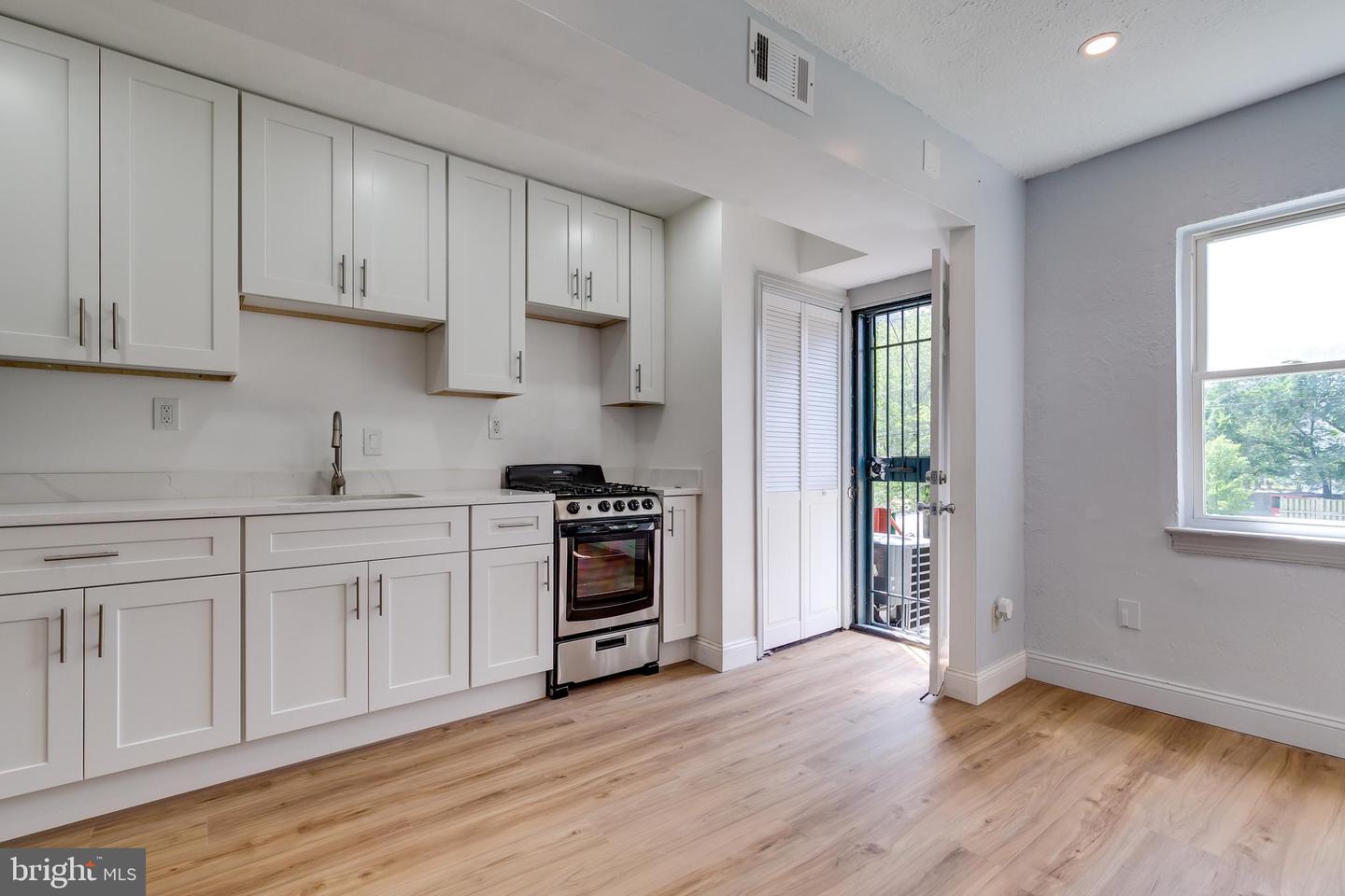 118 P ST SW, WASHINGTON, District Of Columbia 20024, 2 Bedrooms Bedrooms, ,2 BathroomsBathrooms,Residential,For sale,118 P ST SW,DCDC2215700 MLS # DCDC2215700