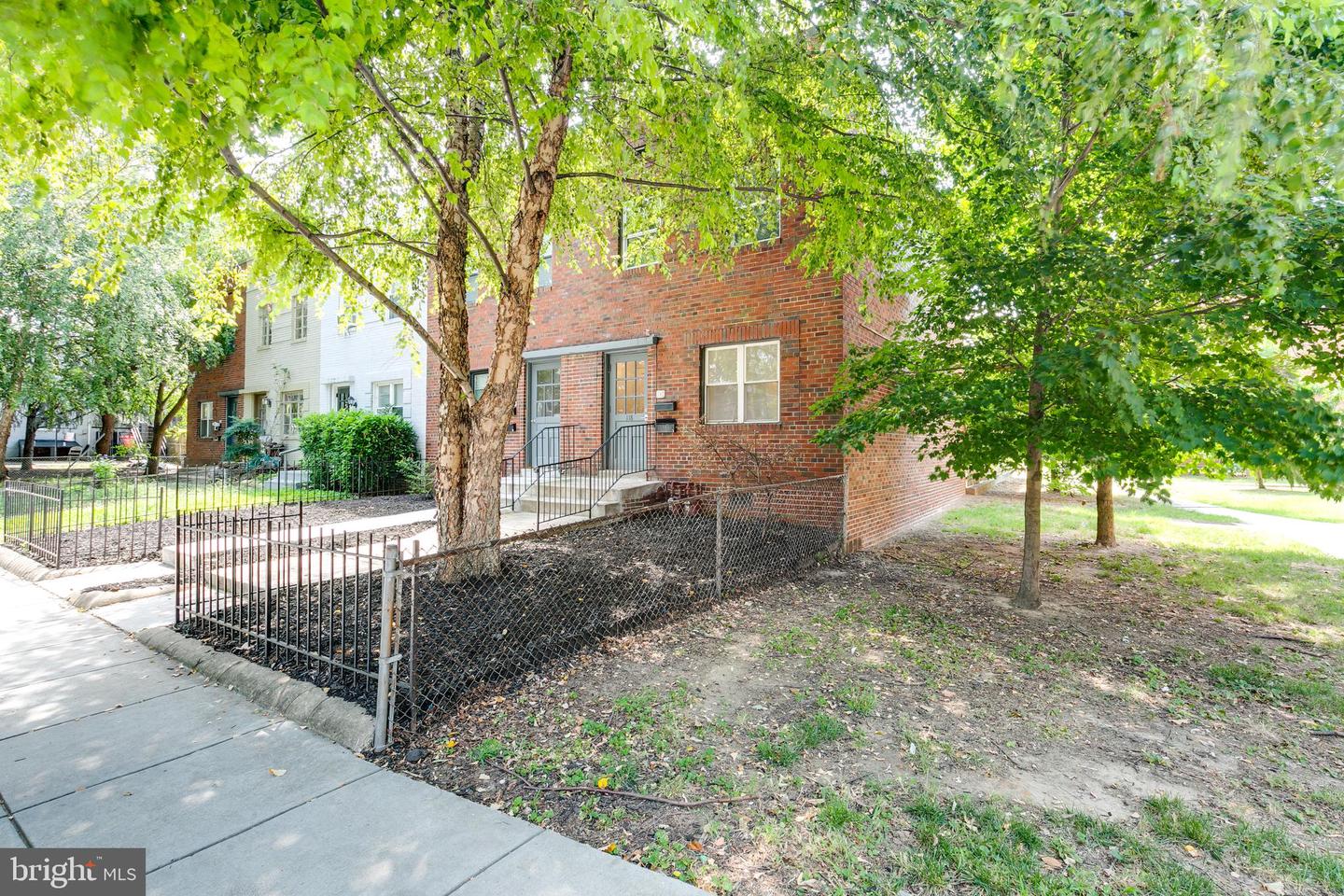 118 P ST SW, WASHINGTON, District Of Columbia 20024, 2 Bedrooms Bedrooms, ,2 BathroomsBathrooms,Residential,For sale,118 P ST SW,DCDC2215700 MLS # DCDC2215700