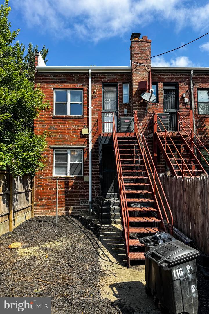118 P ST SW, WASHINGTON, District Of Columbia 20024, 2 Bedrooms Bedrooms, ,2 BathroomsBathrooms,Residential,For sale,118 P ST SW,DCDC2215700 MLS # DCDC2215700