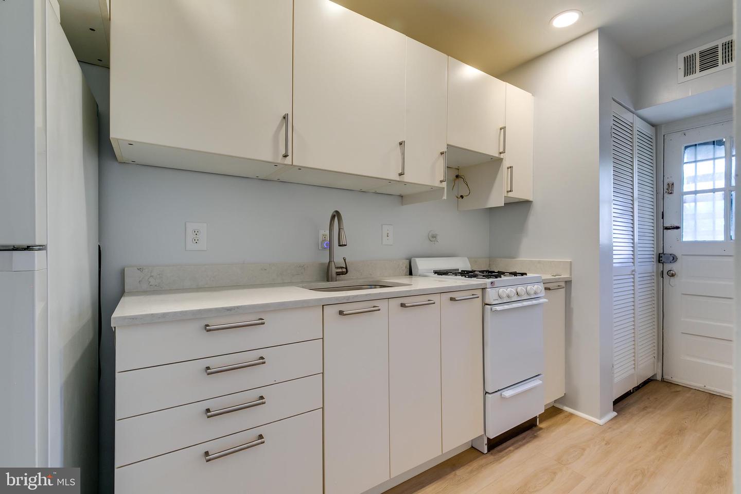 118 P ST SW, WASHINGTON, District Of Columbia 20024, 2 Bedrooms Bedrooms, ,2 BathroomsBathrooms,Residential,For sale,118 P ST SW,DCDC2215700 MLS # DCDC2215700