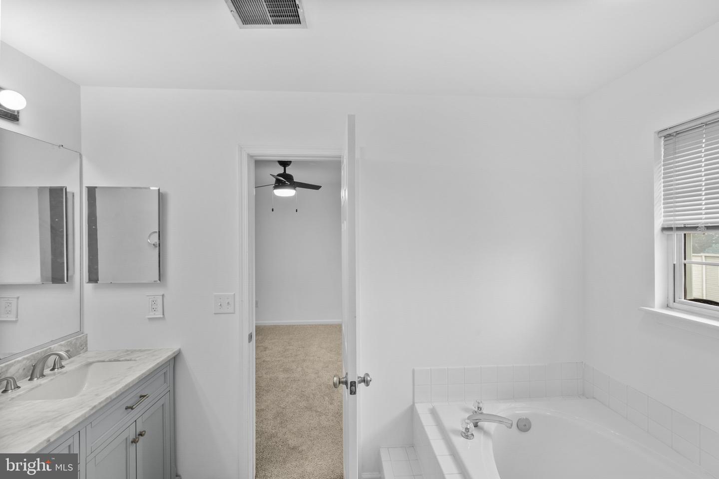 9069 SLATE STONE LOOP, BRISTOW, Virginia 20136, 3 Bedrooms Bedrooms, ,3 BathroomsBathrooms,Residential,For sale,9069 SLATE STONE LOOP,VAPW2101766 MLS # VAPW2101766