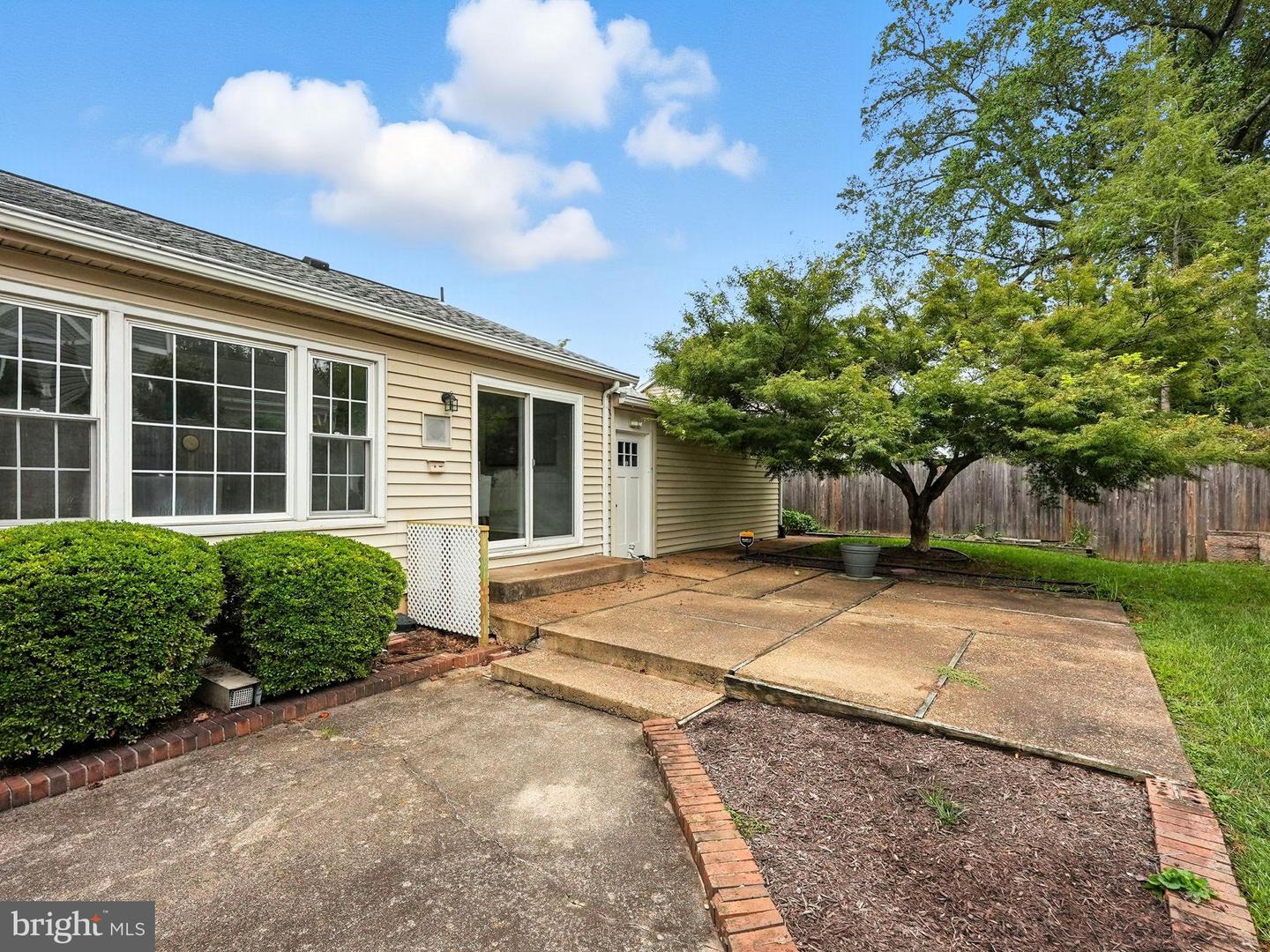 7415 BEVERLY MANOR DR, ANNANDALE, Virginia 22003, 5 Bedrooms Bedrooms, 16 Rooms Rooms,3 BathroomsBathrooms,Residential,For sale,7415 BEVERLY MANOR DR,VAFX2262224 MLS # VAFX2262224