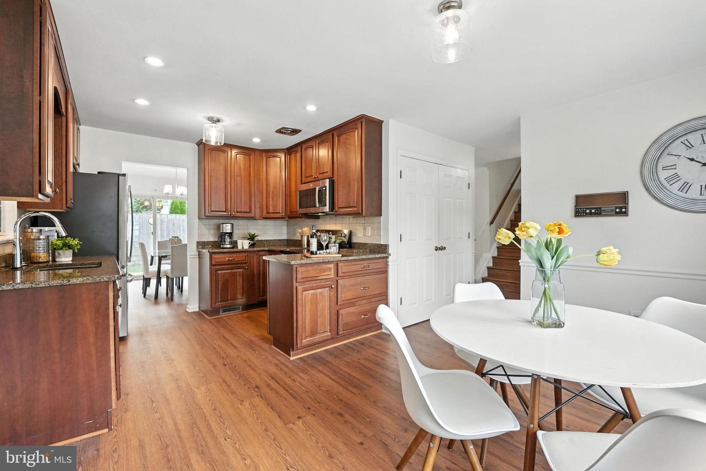 7415 BEVERLY MANOR DR, ANNANDALE, Virginia 22003, 5 Bedrooms Bedrooms, 16 Rooms Rooms,3 BathroomsBathrooms,Residential,For sale,7415 BEVERLY MANOR DR,VAFX2262224 MLS # VAFX2262224
