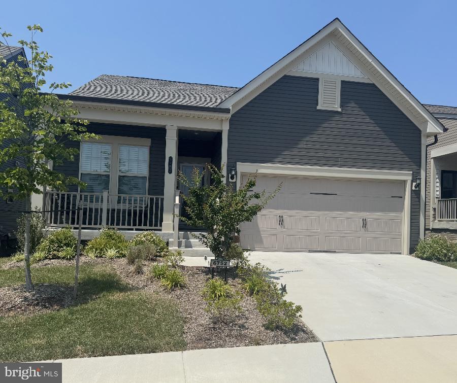 6752 AZALEA GARDEN LN, HAYMARKET, Virginia 20169, 2 Bedrooms Bedrooms, ,2 BathroomsBathrooms,Residential,For sale,6752 AZALEA GARDEN LN,VAPW2101842 MLS # VAPW2101842