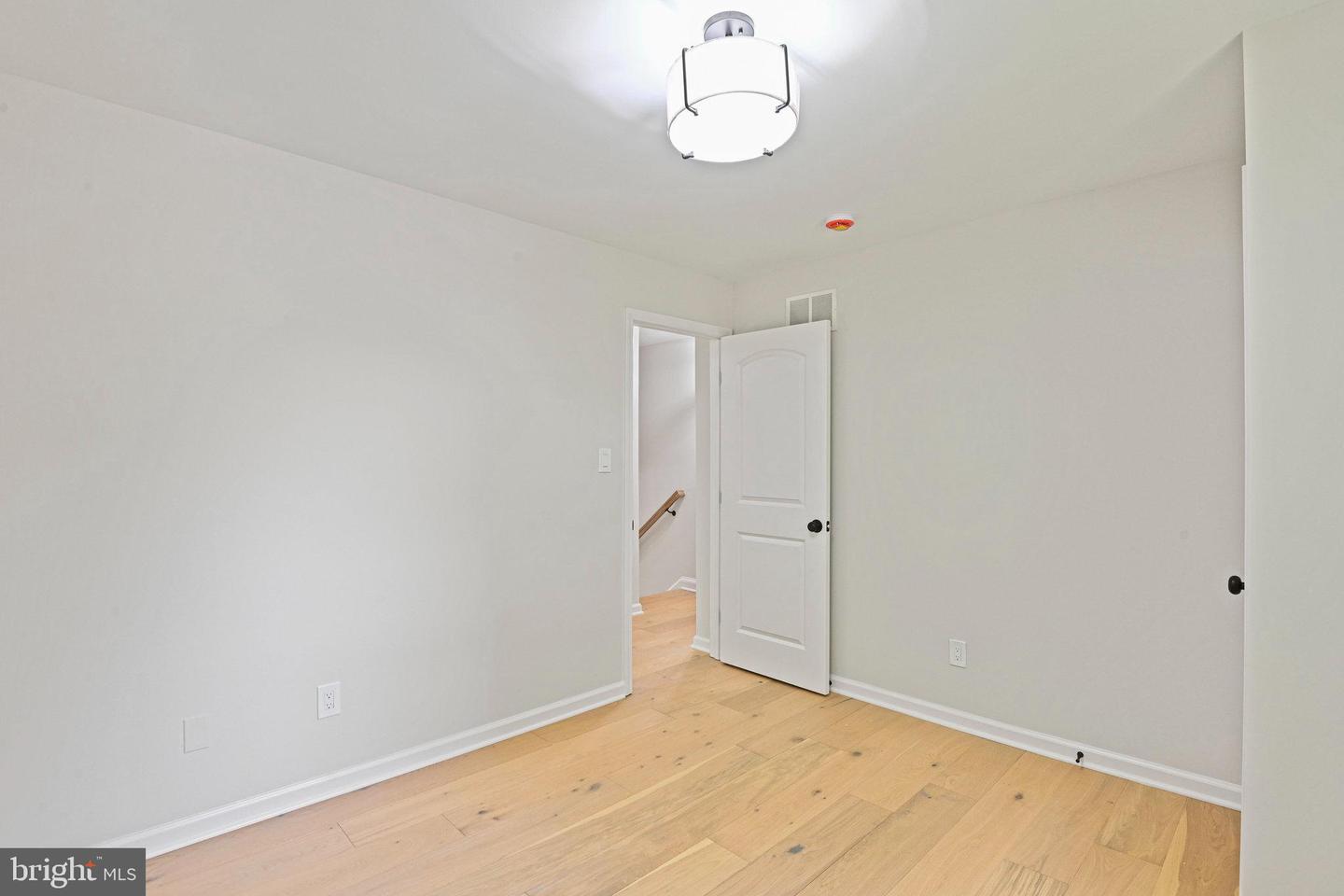 2509 LAKEVALE DR, VIENNA, Virginia 22181, 4 Bedrooms Bedrooms, ,3 BathroomsBathrooms,Residential,For sale,2509 LAKEVALE DR,VAFX2262256 MLS # VAFX2262256