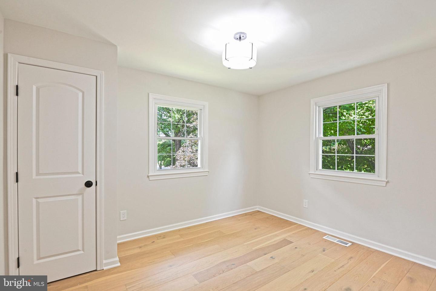 2509 LAKEVALE DR, VIENNA, Virginia 22181, 4 Bedrooms Bedrooms, ,3 BathroomsBathrooms,Residential,For sale,2509 LAKEVALE DR,VAFX2262256 MLS # VAFX2262256