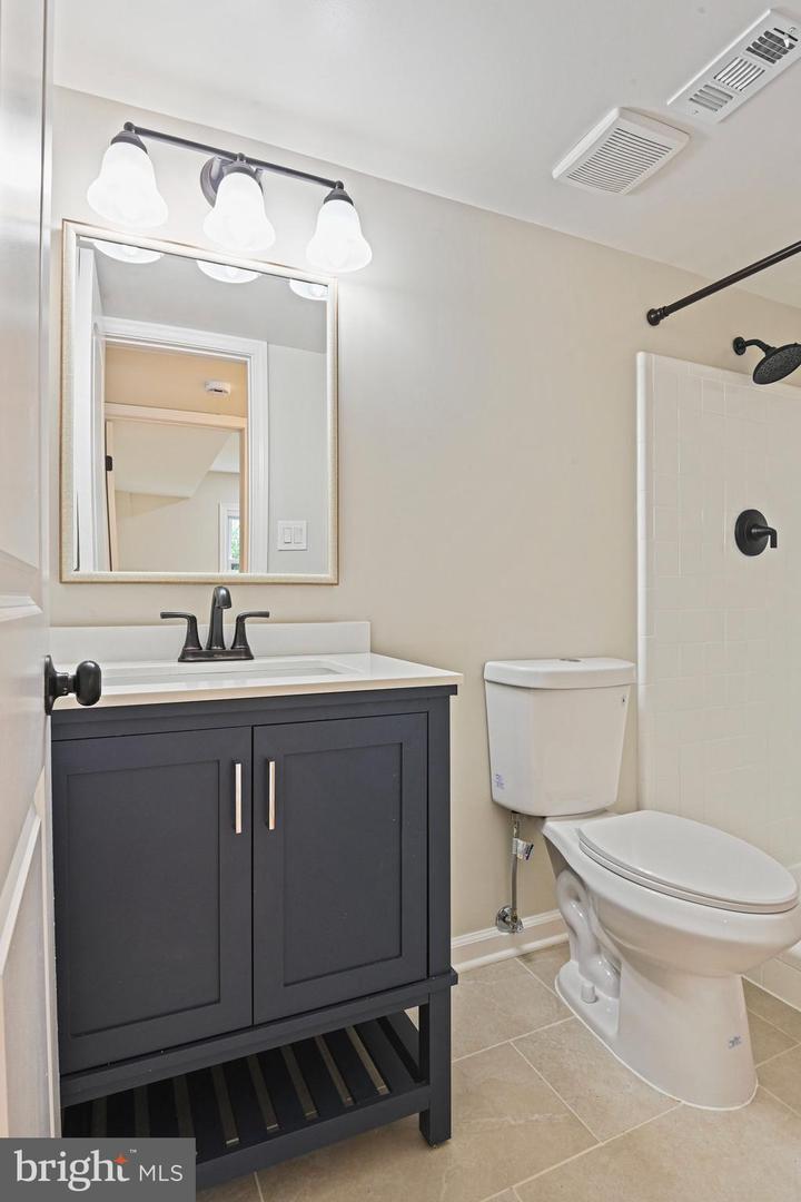 2509 LAKEVALE DR, VIENNA, Virginia 22181, 4 Bedrooms Bedrooms, ,3 BathroomsBathrooms,Residential,For sale,2509 LAKEVALE DR,VAFX2262256 MLS # VAFX2262256