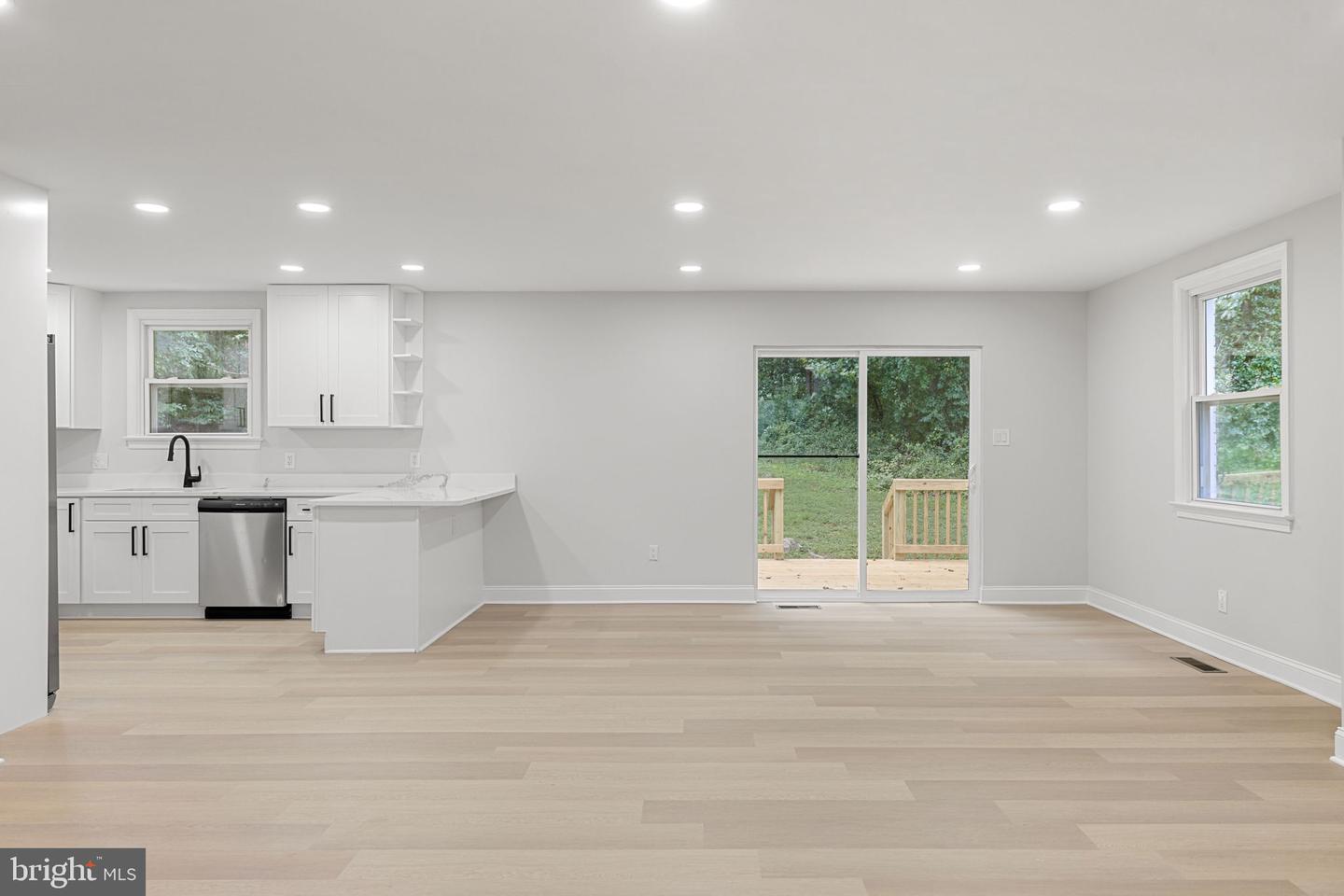5519 DUMFRIES RD, WARRENTON, Virginia 20187, 3 Bedrooms Bedrooms, ,2 BathroomsBathrooms,Residential,For sale,5519 DUMFRIES RD,VAFQ2017988 MLS # VAFQ2017988