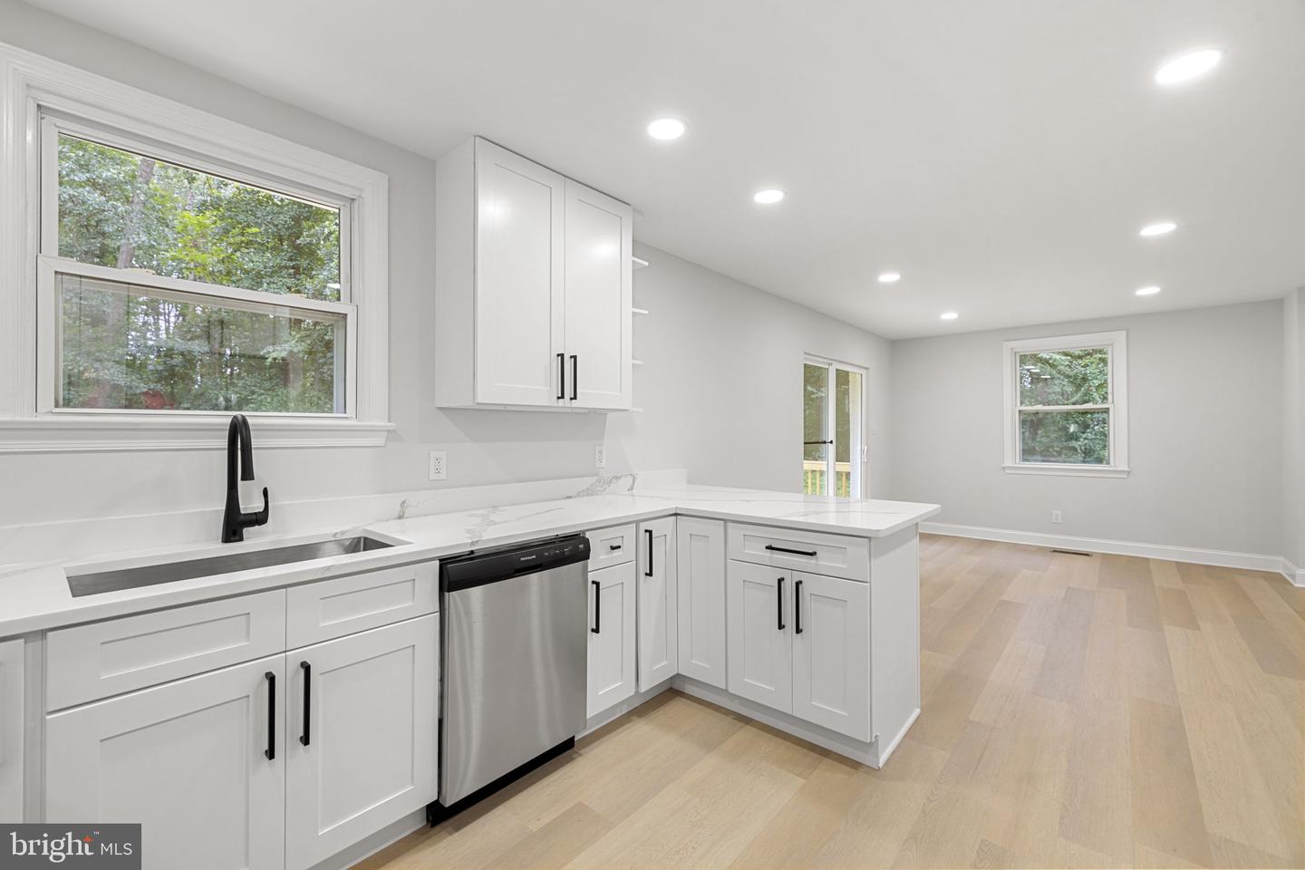 5519 DUMFRIES RD, WARRENTON, Virginia 20187, 3 Bedrooms Bedrooms, ,2 BathroomsBathrooms,Residential,For sale,5519 DUMFRIES RD,VAFQ2017988 MLS # VAFQ2017988