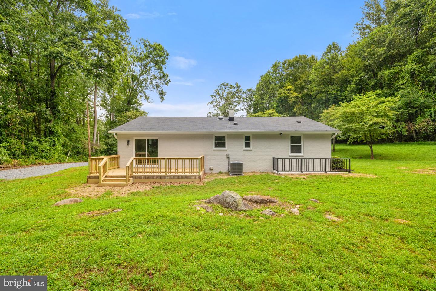 5519 DUMFRIES RD, WARRENTON, Virginia 20187, 3 Bedrooms Bedrooms, ,2 BathroomsBathrooms,Residential,For sale,5519 DUMFRIES RD,VAFQ2017988 MLS # VAFQ2017988