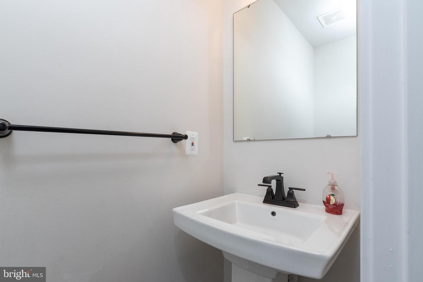 7840 MINT LN, NORTH CHESTERFIELD, Virginia 23224, 3 Bedrooms Bedrooms, ,2 BathroomsBathrooms,Residential,For sale,7840 MINT LN,VACF2001250 MLS # VACF2001250