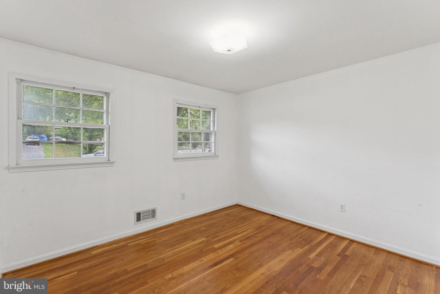 4624 BRAEBURN DR, FAIRFAX, Virginia 22032, 5 Bedrooms Bedrooms, 8 Rooms Rooms,3 BathroomsBathrooms,Residential,For sale,4624 BRAEBURN DR,VAFX2262454 MLS # VAFX2262454