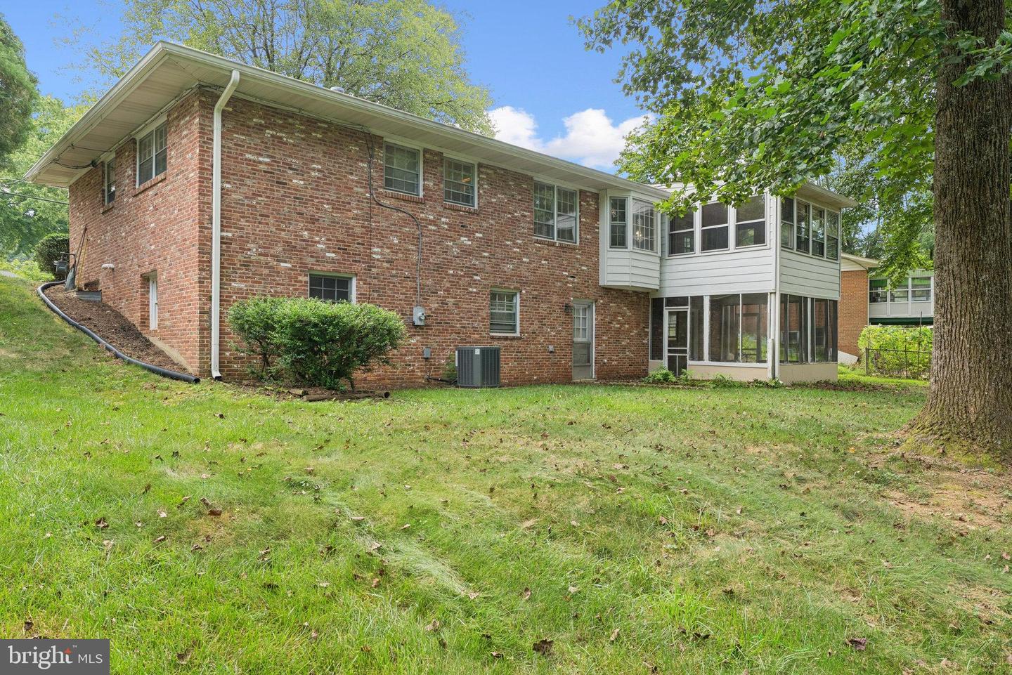 4624 BRAEBURN DR, FAIRFAX, Virginia 22032, 5 Bedrooms Bedrooms, 8 Rooms Rooms,3 BathroomsBathrooms,Residential,For sale,4624 BRAEBURN DR,VAFX2262454 MLS # VAFX2262454